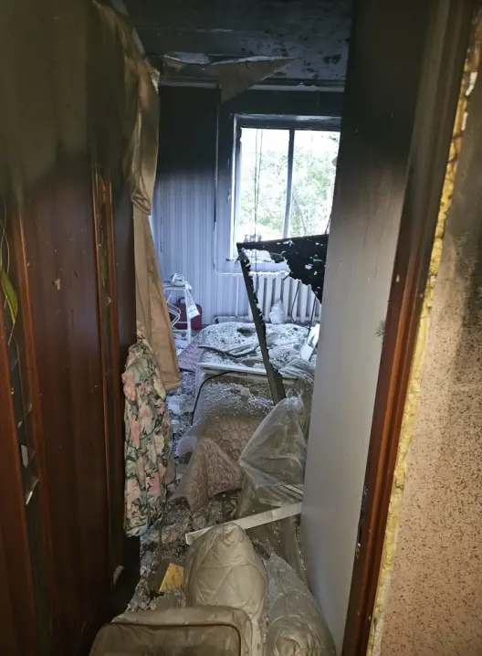 Чернівчан закликають допомогти прибрати наслідку ракетного удару мешканцям зруйнованого будинку