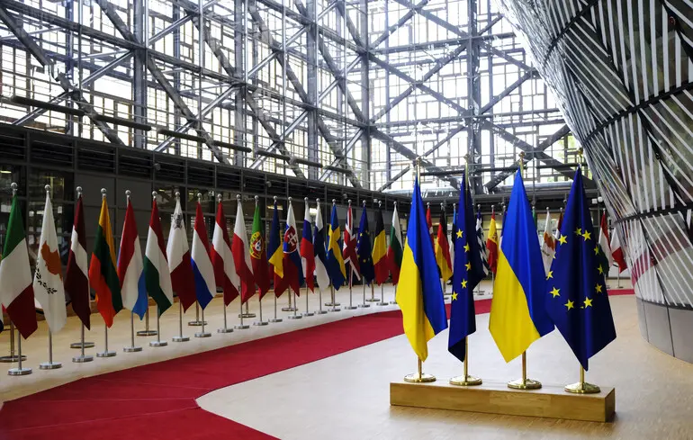 З 1 січня 2026 року Україна приєднається до "роумінгового безвізу" з ЄС — Шмигаль