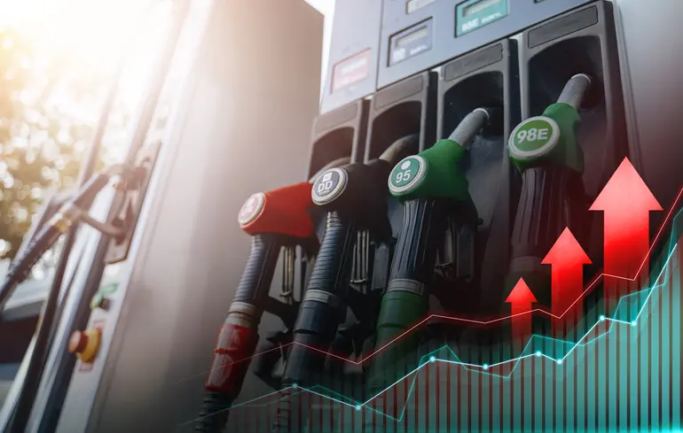 У Росії дефіцит бензину: заборона на експорт не допомогла