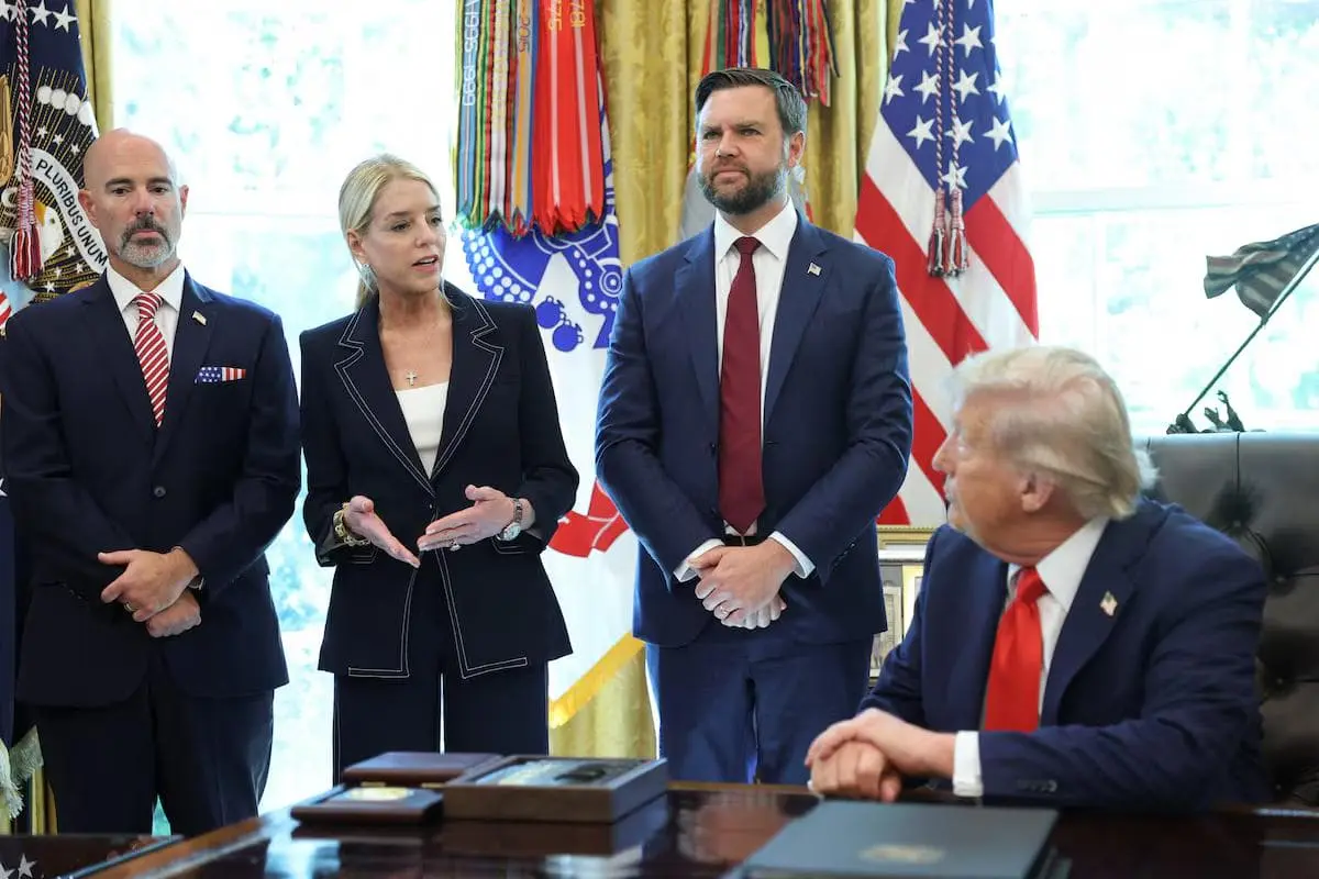 Reuters: у Трампа обговорюють санкції проти посадовців ЄС