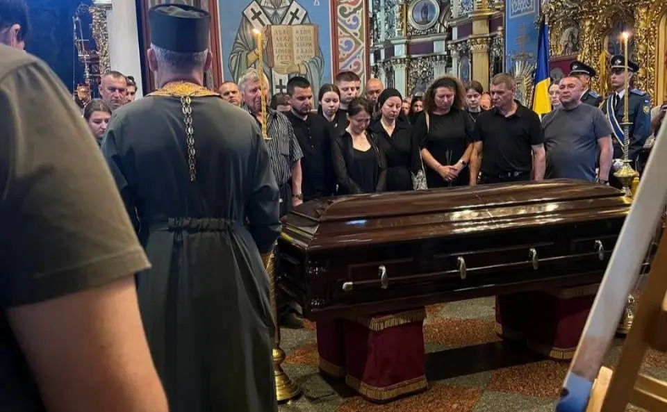 У Києві прощаються із загиблим пілотом Максимом Устименком. ВІДЕО
