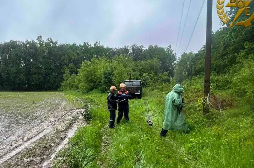 Понад п’ять тисяч споживачів досі залишаються без світла на Вінниччині