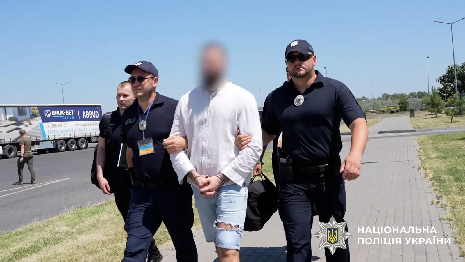 В Украину из Румынии экстрадировали организатора группы, которая поджигала домов – фото