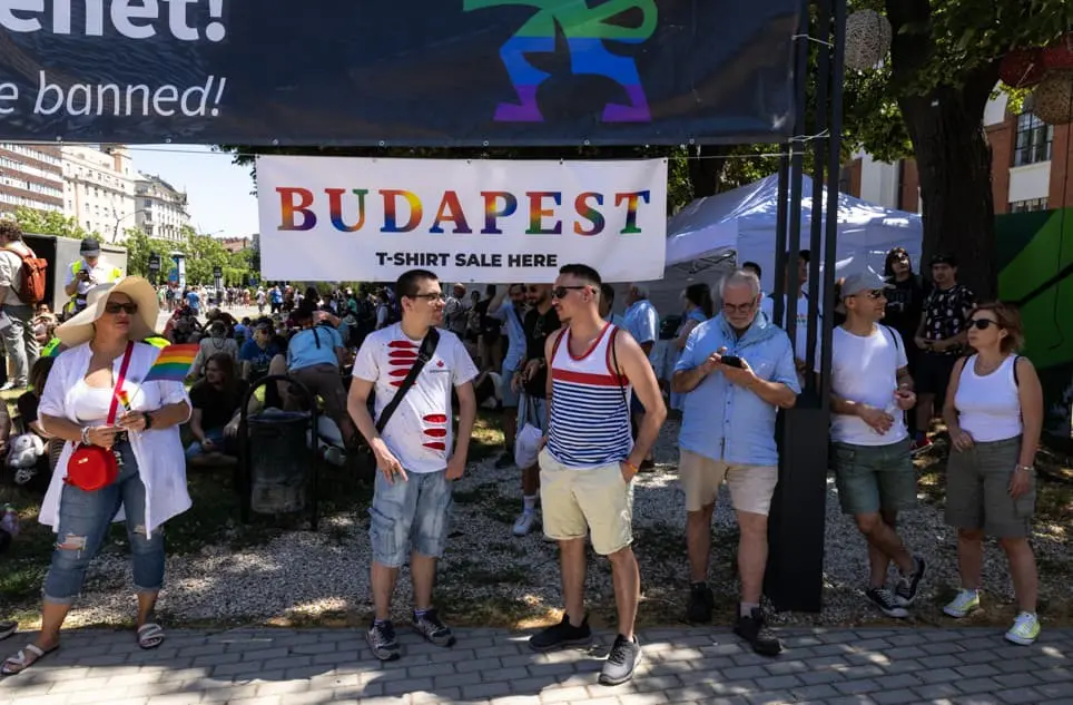 У Будапешті збирається заборонений ЛГБТ-прайд: очікують десятки тисяч людей