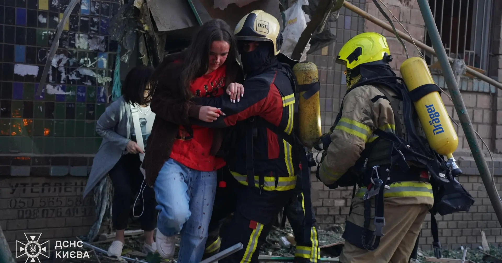 "Спочатку нічого не бачила": матір дівчини, пораненої через атаку РФ, розповіла про стан доньки