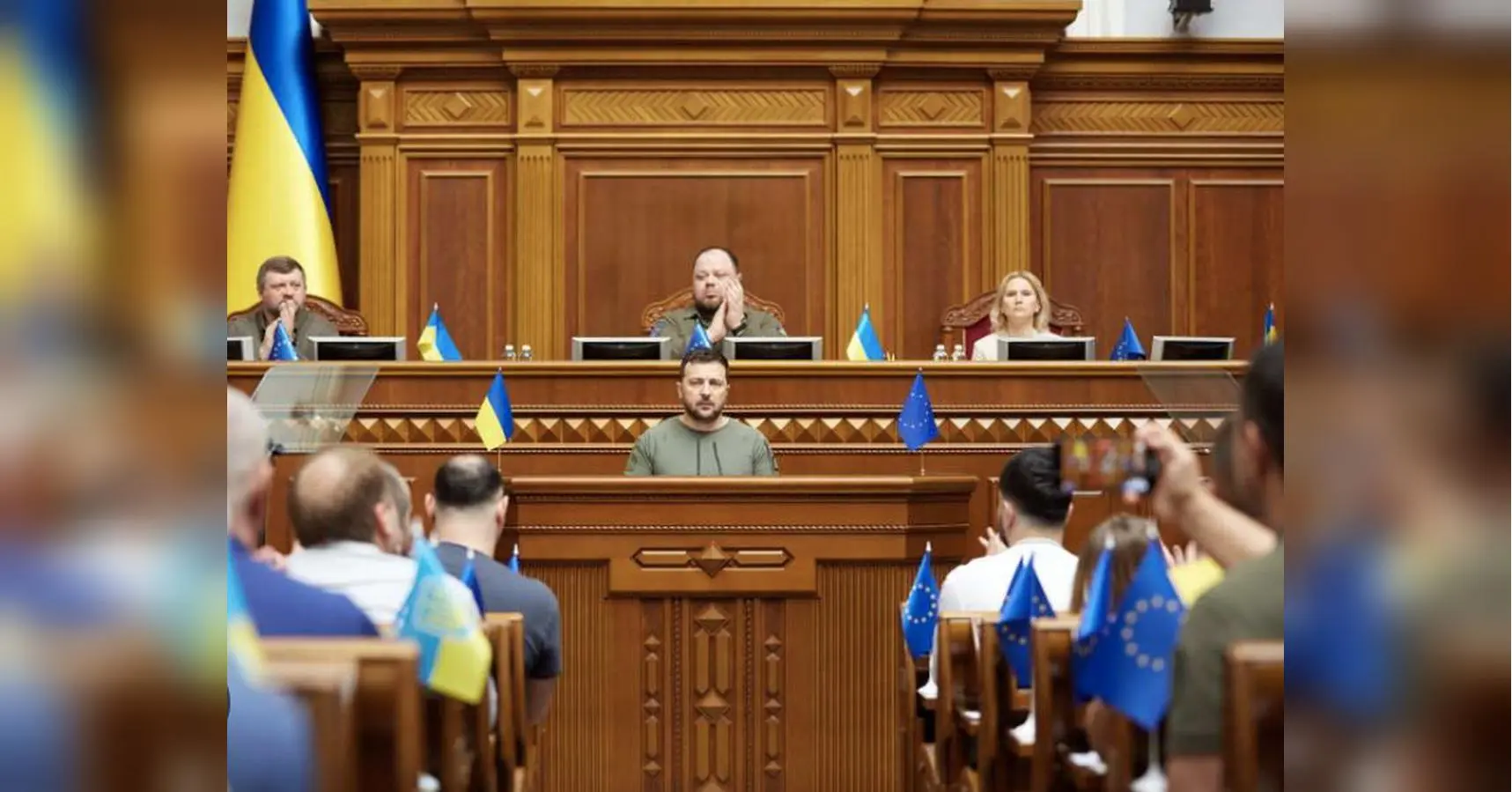 Бояться помсти: ЗМІ про небажання нардепів з президентської фракції підтримувати закон Зеленського щодо НАБУ