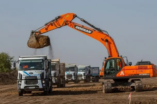«Про які збитки державі ви кажете? Водогін вже рік працює, а нам ще винні понад півмільярда гривень», - заступник гендиректора «Автомагістраль-Південь»