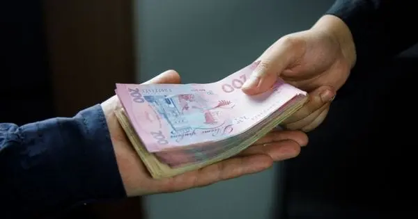 Суд покарав бухгалтерку за підкуп колишнього львівського податківця