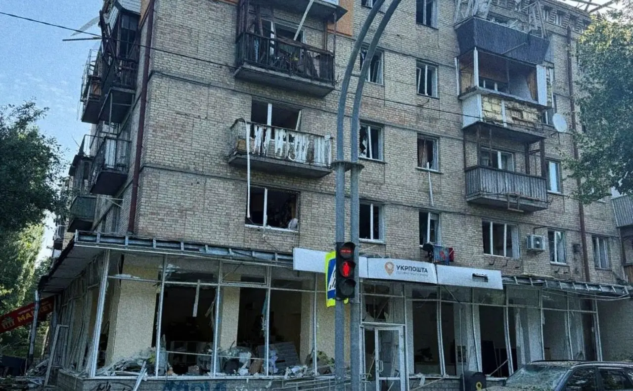 Внаслідок комбінованого удару росіян у Києві зруйновані два відділення Укрпошти