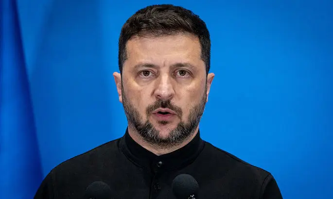Зеленский предлагает продлить военное положение и мобилизацию в Украине
