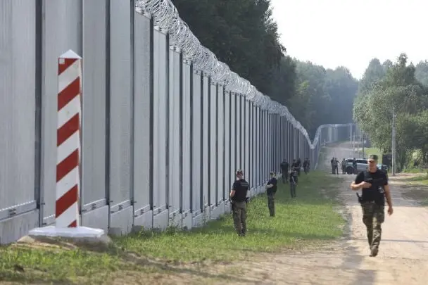 Польща закликає своїх громадян негайно залишити Білорусь через «непередбачувані обставини»