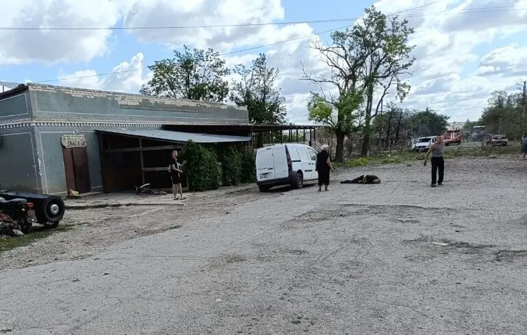 Зранку росіяни вдарили по Гуляйполю на Дніпропетровщині. Військові показали фото наслідків