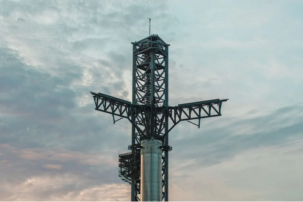 SpaceX прагне зловити Starship «паличками» Mechazilla