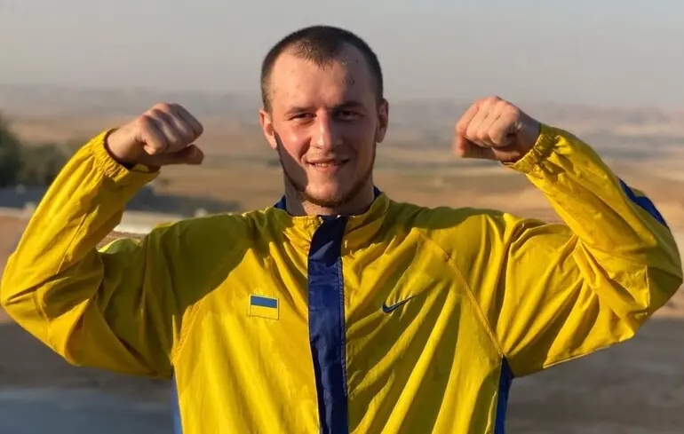 Український боксер Жасан переміг колишнього росіянина і гарантував собі медаль чемпіонату світу