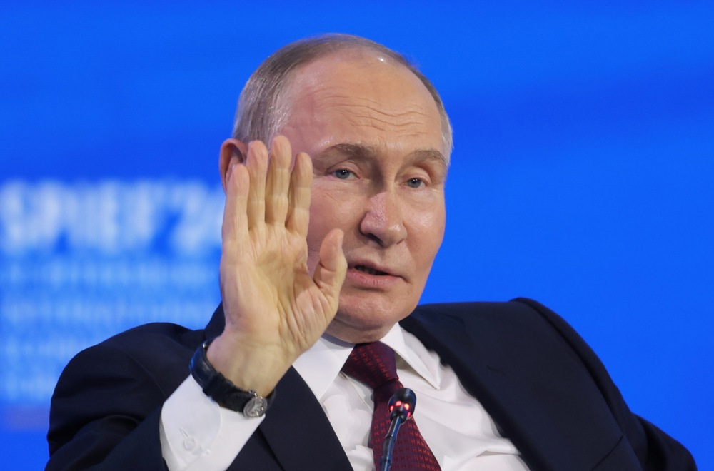 "Хочет заставить заключить мир на условиях Путина". Бывший топ-разведчик Финляндии объяснил удары РФ