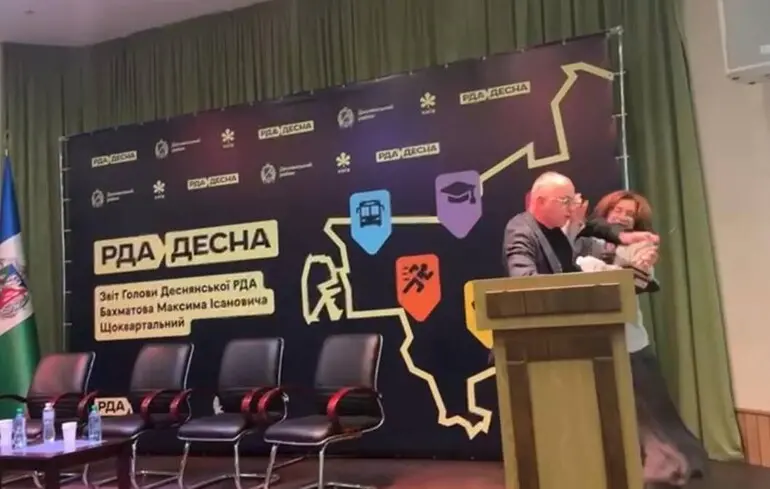 У Києві під час звіту голова РДА не дав слова та заатакував заступницю голови КМДА