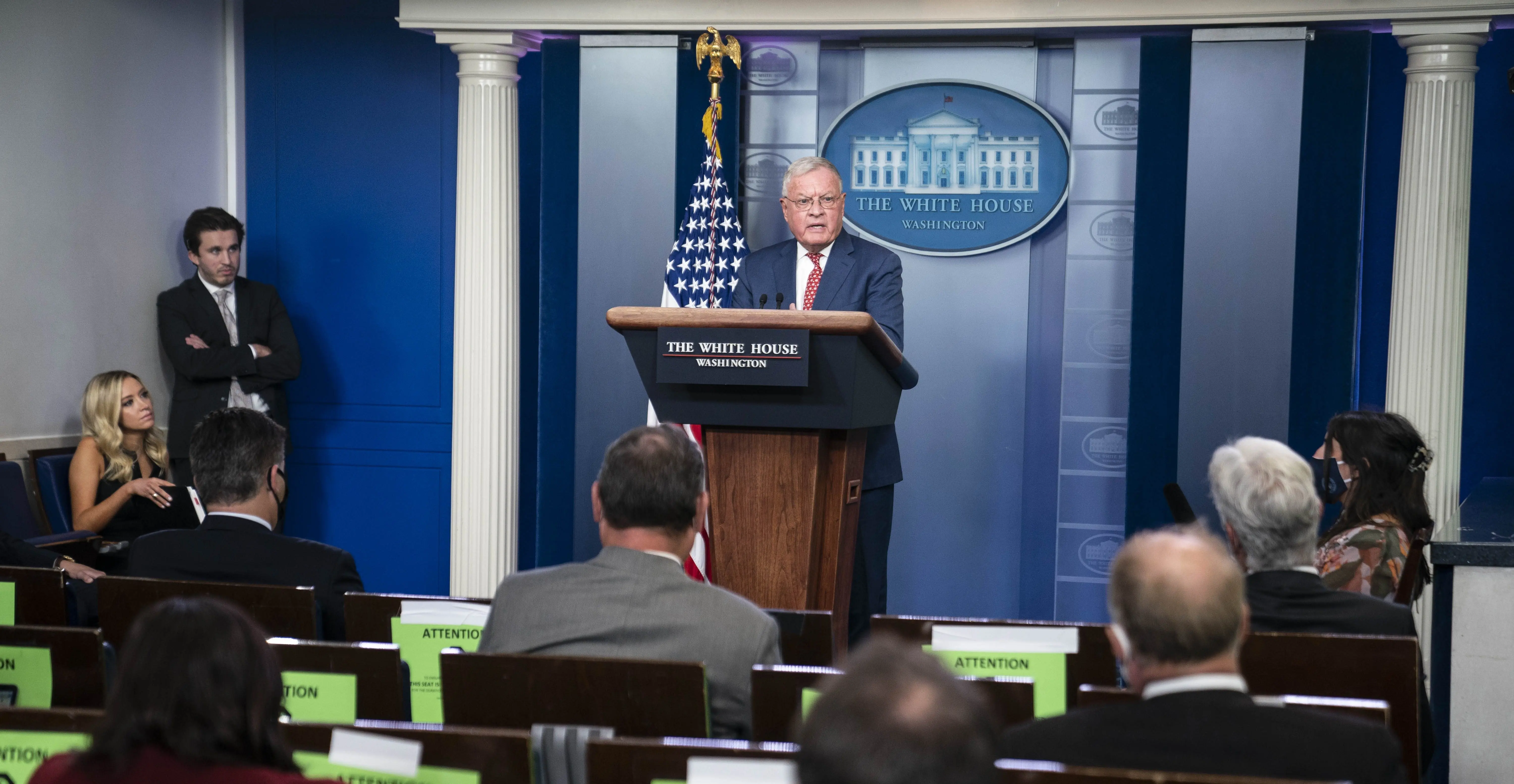 Келлог назвал безрассудной угрозу Медведева США "Третьей мировой войной"
