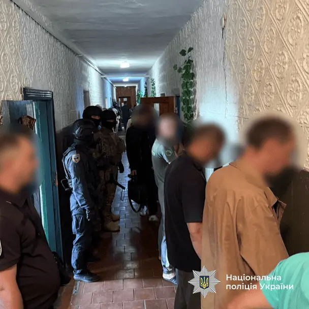 Киянка замовила у кримінальних авторитетів вбивство поліцейського: правоохоронці зірвали замах на Вінниччині