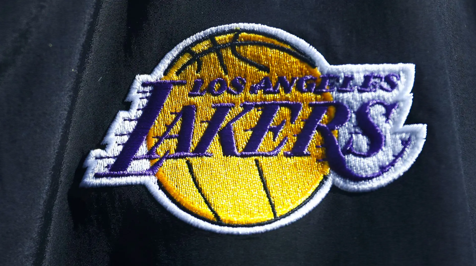 Шоутайм, ВІЛ Меджіка, ШаКобі та Леброн: як Lakers під сім'єю Басс виросли з 67,5 млн до 10 млрд доларів