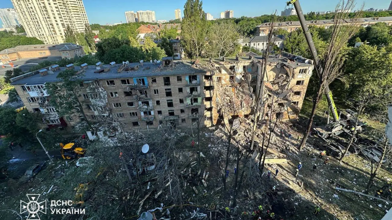 Під’їзд п’ятиповерхівки у Києві 23 червня зруйнувала збита російська ракета – Ігнат