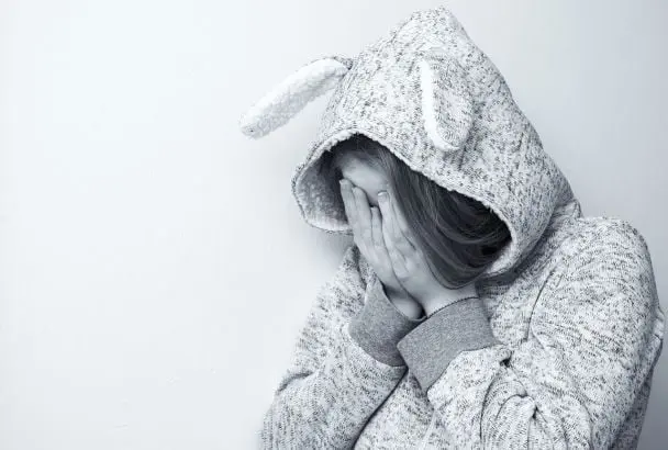 Вчитель приватної школи скористався відключеними камерами спостереження та поглумився над 5-річною ученицею