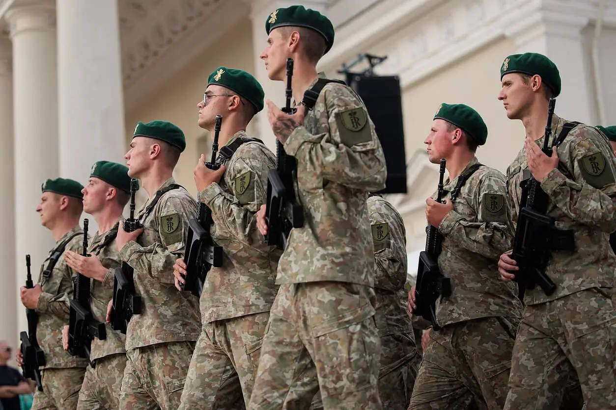 Майбутня прем'єрка Литви: нам не уникнути загального призову в армію