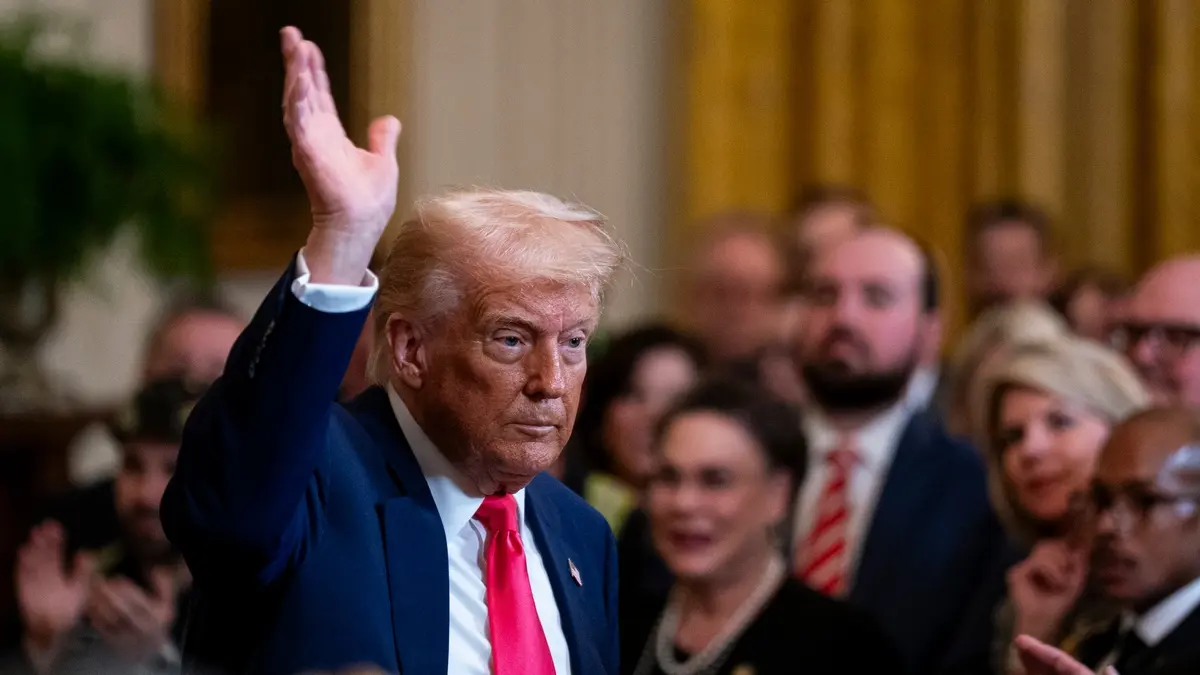 "Афера должна быть прекращена". Трамп поручил рассекретить материалы по делу Эпштейна