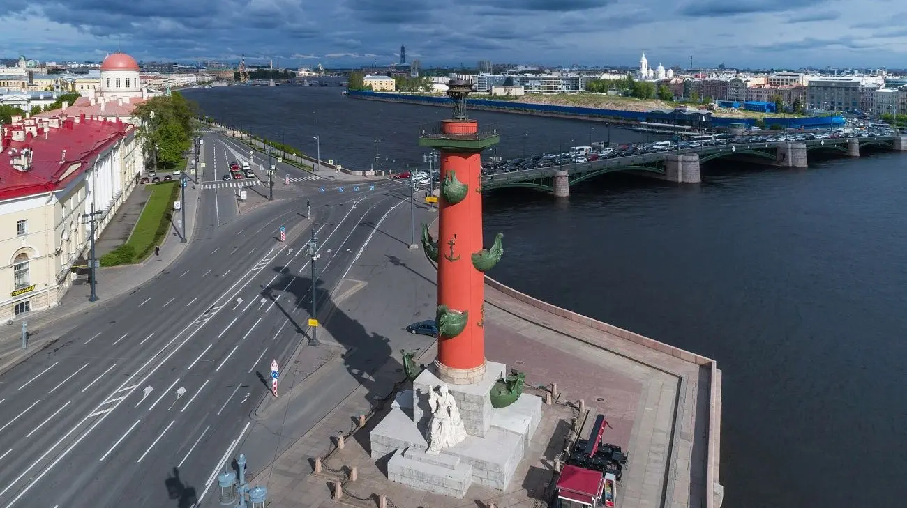 Дрони атакували Санкт-Петербург: зупинено роботу аеропорту Пулково