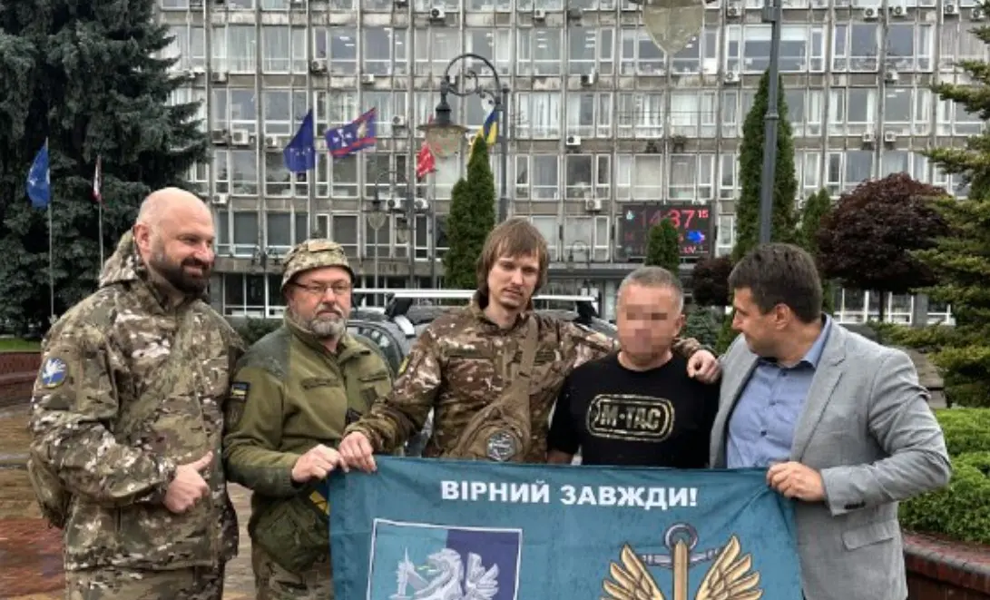 Позашляховики, дрони та генератори воїнам передала Вінницька громада