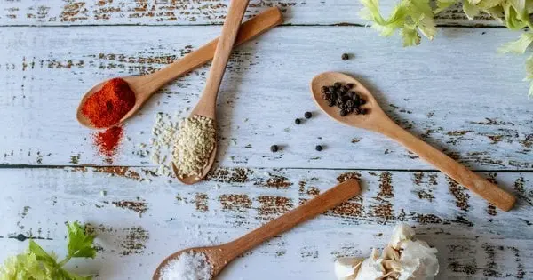 Переперчену страву ще можна врятувати: 4 прості кулінарні хитрощі