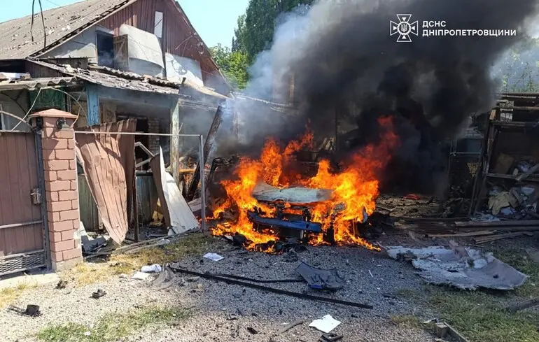Росія завдала ударів по місту у Дніпропетровській області: є загиблий та поранені 