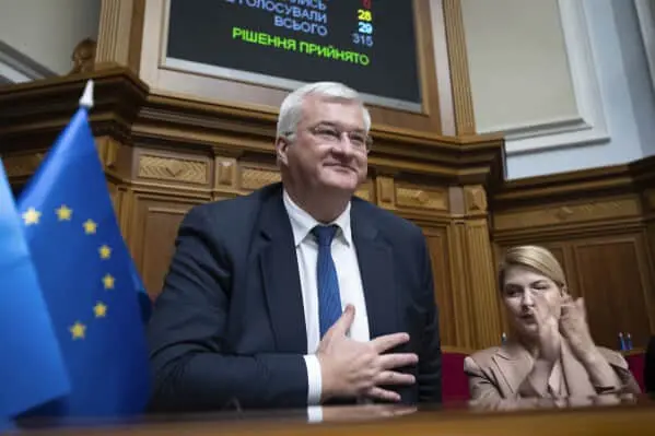 Сибіга запевнив у відданості України реформам після голосування за закон про НАБУ і САП