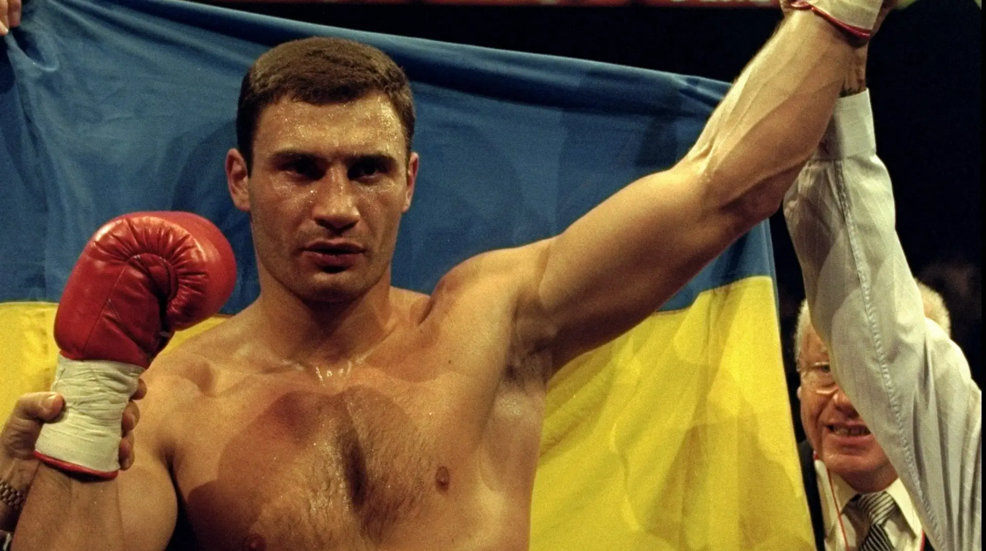 Спортивна історія дня. Як Кличко випередив Тайсона, 100 тисяч фанів у Києві та суперник у в’язниці