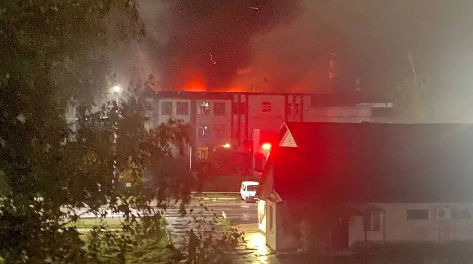 Соцмережі повідомляють про приліт по заводу у Брянській області РФ