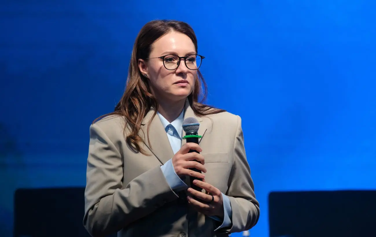 Складне питання: прем'єр про підвищення зарплат вчителям в Україні