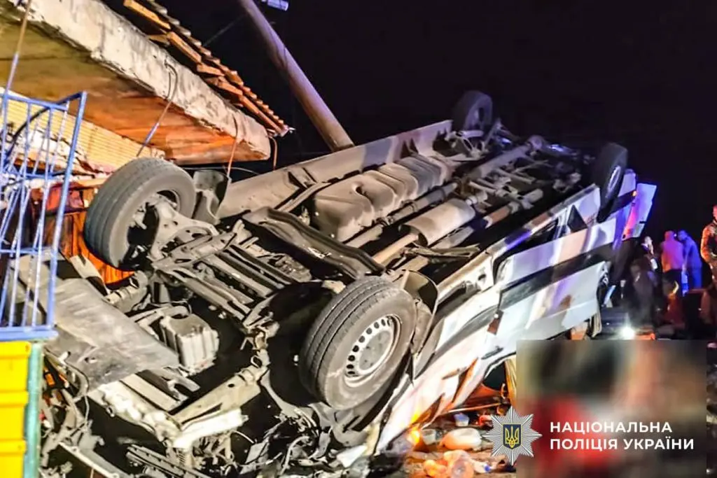 Автобус «Одеса – Дніпро» потрапив у масштабну ДТП на Миколаївщині – є загиблі та поранені