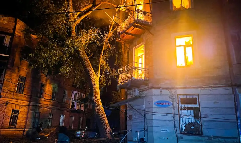 Війна, день 1203: вночі росіяни масовано атакували Одесу та Київ