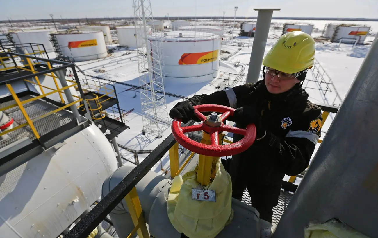 G7 може знизити граничну ціну на російську нафту без підтримки США, - Reuters