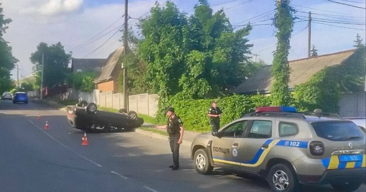 На Вінниччині чоловік викрав авто, щоб з’їздити в магазин, та потрапив у ДТП