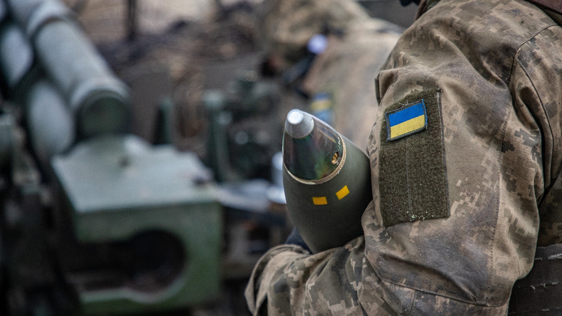 Bloomberg: Европейские союзники просят США объяснить задержку поставок оружия в Украину