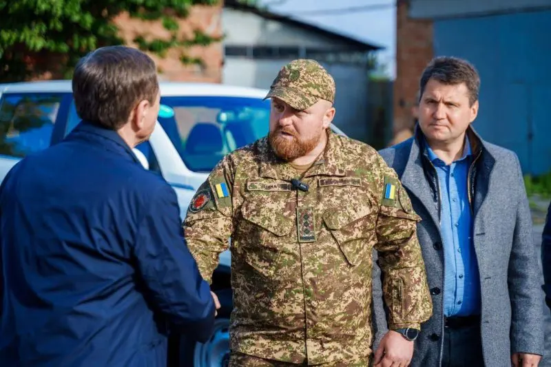 Автомобілі для «Червоної Калини». Міжрегіональний координаційний гумштаб посилив бригаду НГУ