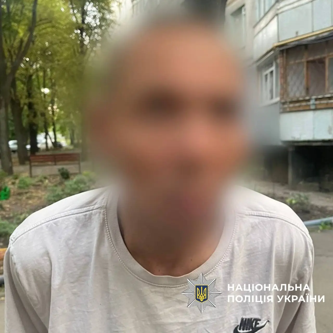 Увірвався у квартиру і, погрожуючи жінці, вкрав гроші – підозрюють рецидивіста