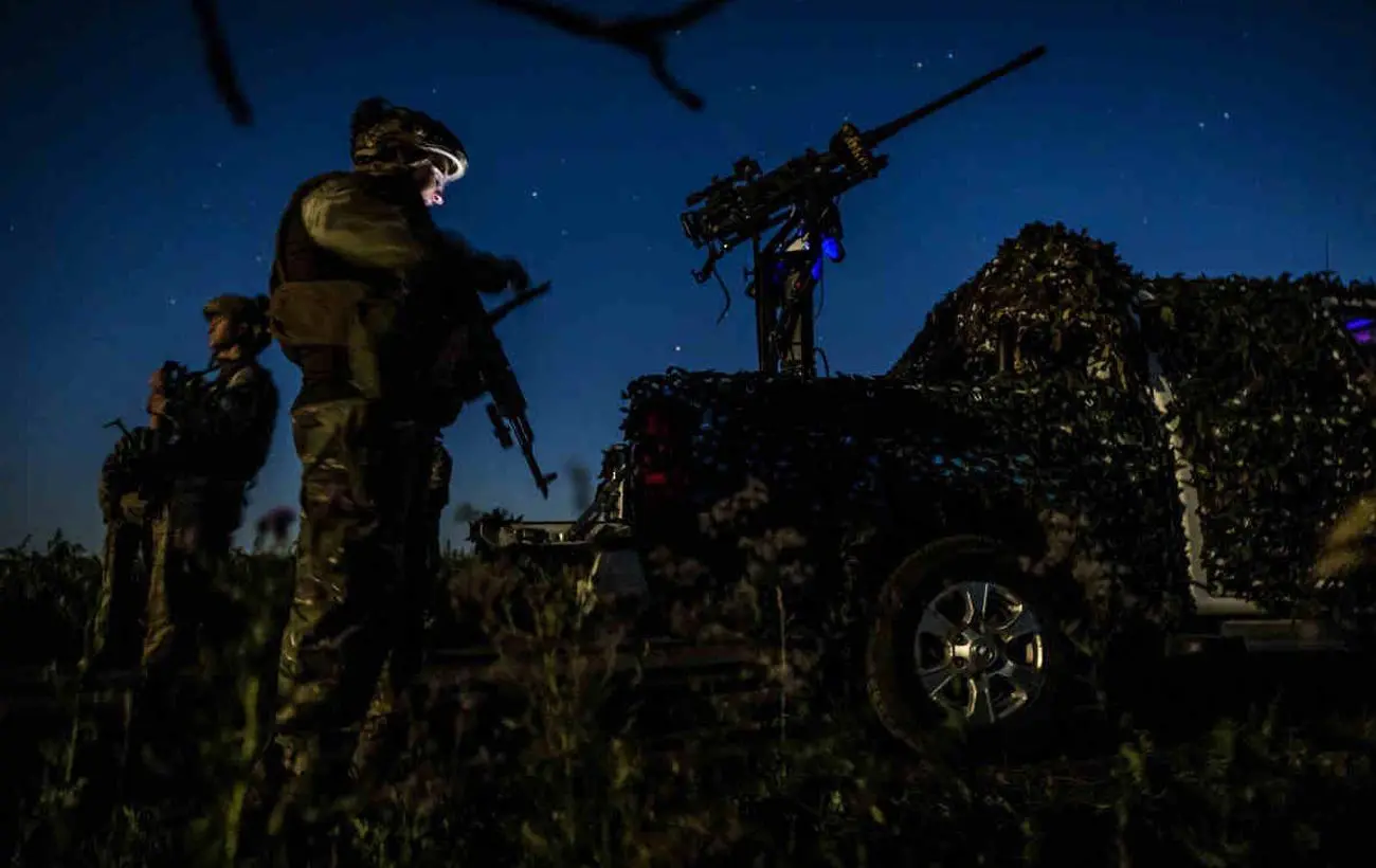 У Києві, Чернівцях та Луцьку вибухи, у багатьох областях працює ППО
