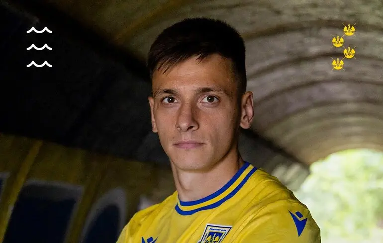 Відомий український нападник з АПЛ вирушив до Польщі
