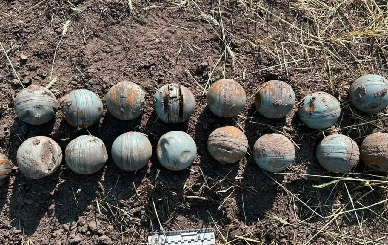 Після комбінованої атаки РФ по Кременчуку виявили небезпечні касетні боєприпаси