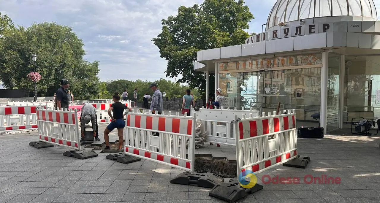 На Приморському бульварі виявили залишки давньогрецької колонії, італійської факторії та османського замку