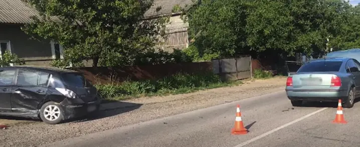 23-річну дівчину госпіталізували: в аварії на Буковині травмувалась пасажирка