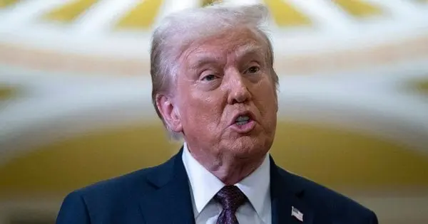 Сенатори-демократи розпочали розслідування щодо призупинення Трампом санкцій проти РФ