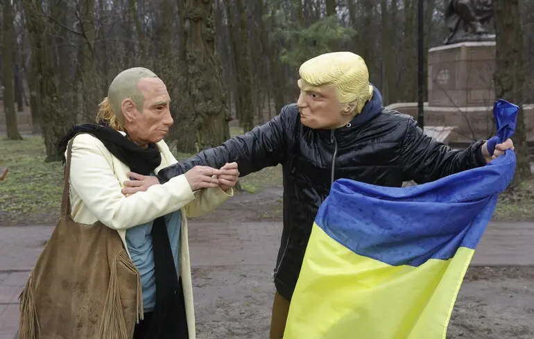 Трамп і Україна: коли уникнення відповідальності стає стратегією – Bloomberg