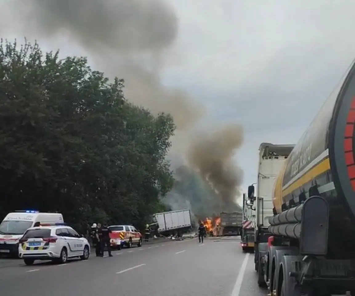 На трасі в Гайсинському районі сталась аварія з пожежею